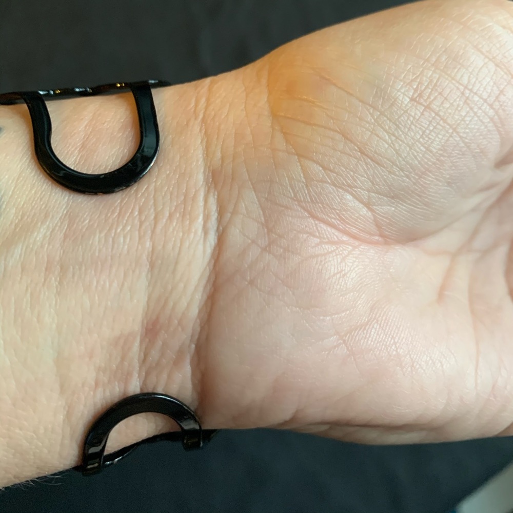 Beautiful bangle - Picture 4 of 4